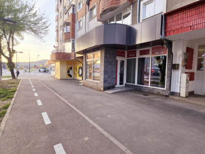 Spatiu comercial modern in zona Govândari - Bulevardul Republicii nr 28