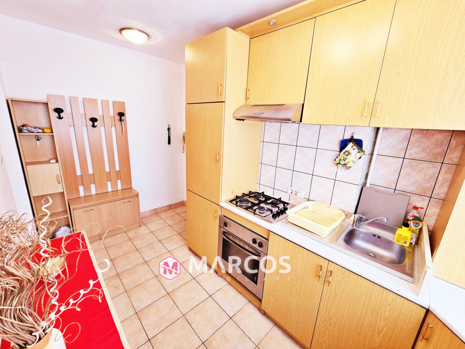 Apartament cu 2 camere de inchiriat cu garaj in zona Bloc 800 - ID 1076