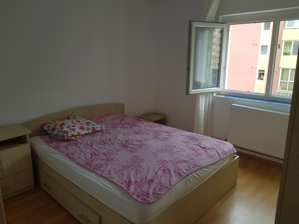 Apartament 4 camere decomandat Ineului nr 1 Id 579