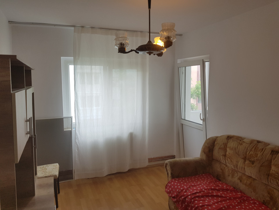 Apartament 4 camere decomandat Ineului nr 1 Id 579