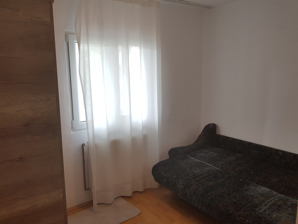 Apartament 4 camere decomandat Ineului nr 1 Id 579