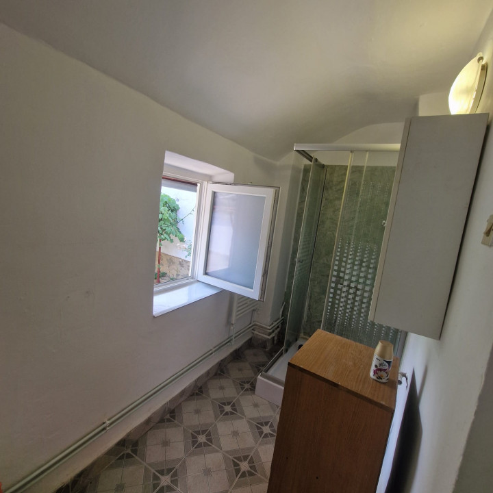 Casa cu 3 camere in Muncitoresc/ zona Catedralei ID 1046