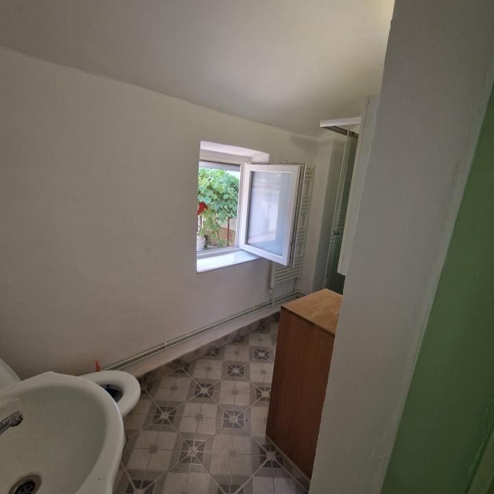 Casa cu 3 camere in Muncitoresc/ zona Catedralei ID 1046